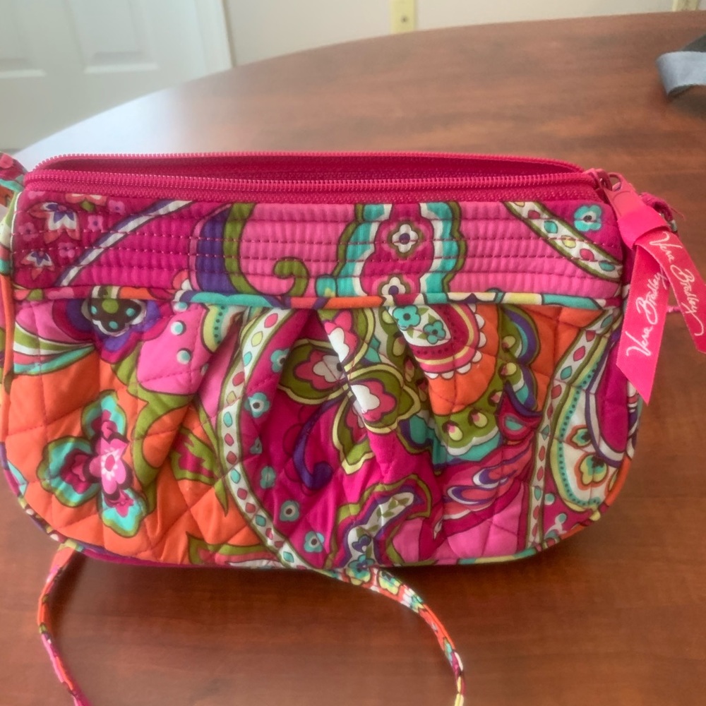 Vera Bradley small shoulder bag.